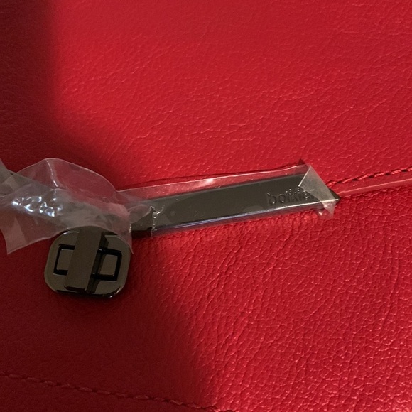 ❤️Botkier Leather Envelope Style Wristlet ❤️ - Picture 8 of 8